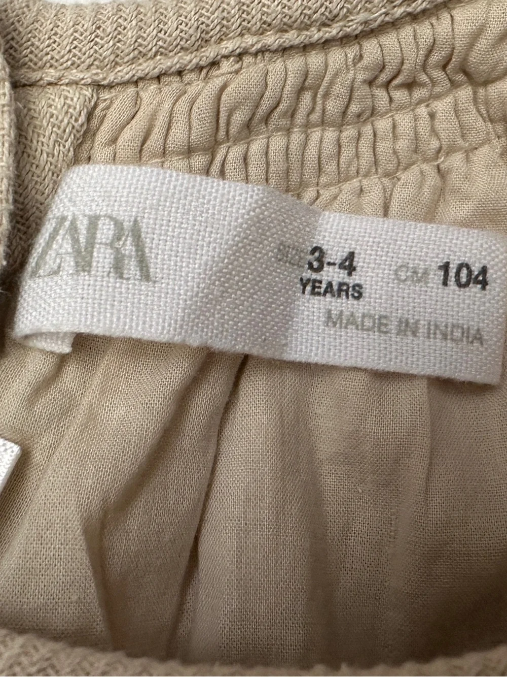 Zara girl’s Embroidered neckline and ruffled hem.  Size 3-4T.